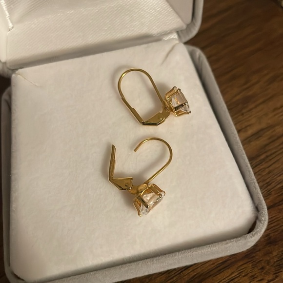 Lever back earrings - Picture 3 of 4